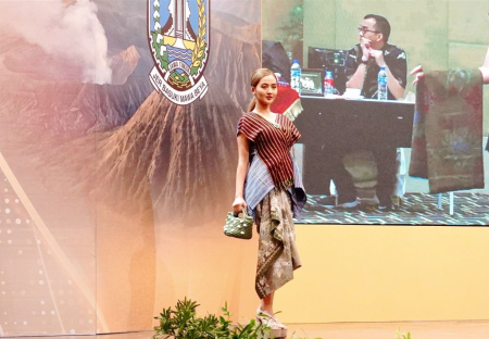 KAIN WASTRA BATIK DAN TENUN