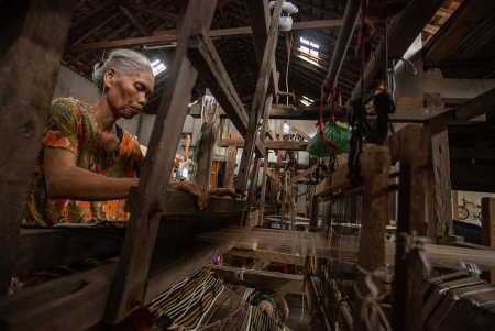 PRODUKSI TENUN SERAT ALAM