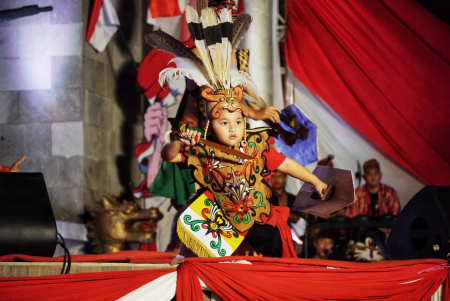 TARI KINYAH MANDAU