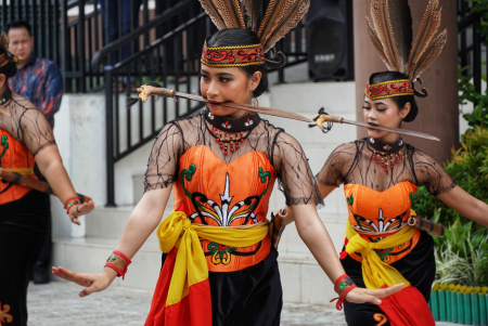 TARI MANDAU
