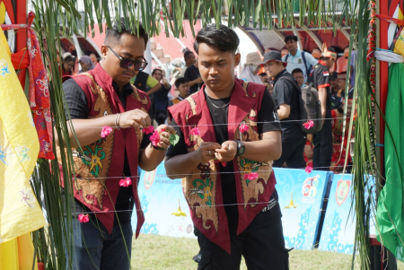 PERSIAPAN LOMBA LAWANG SEKEPENG