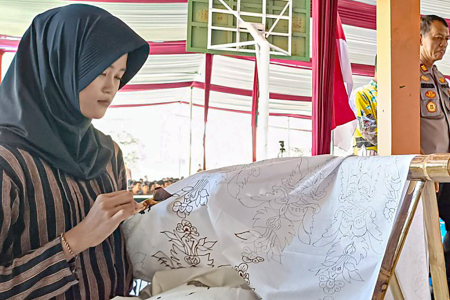 BELAJAR MEMBATIK