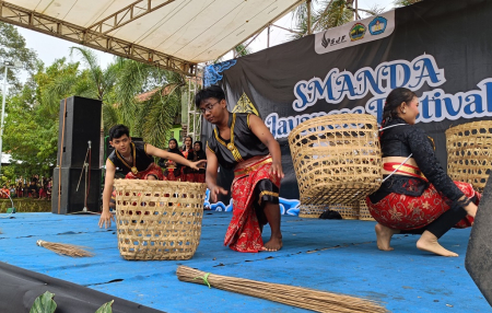 TARI PELAJAR SMANDA