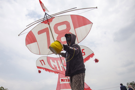 LOMBA LAYANG-LAYANG TRADISIONAL