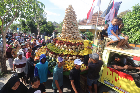 SEDEKAH BUMI DI KAWASAN PENGHASIL BENGKUANG