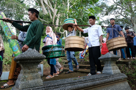 TRADISI NYADRAN REJEBAN DI TEMANGGUNG