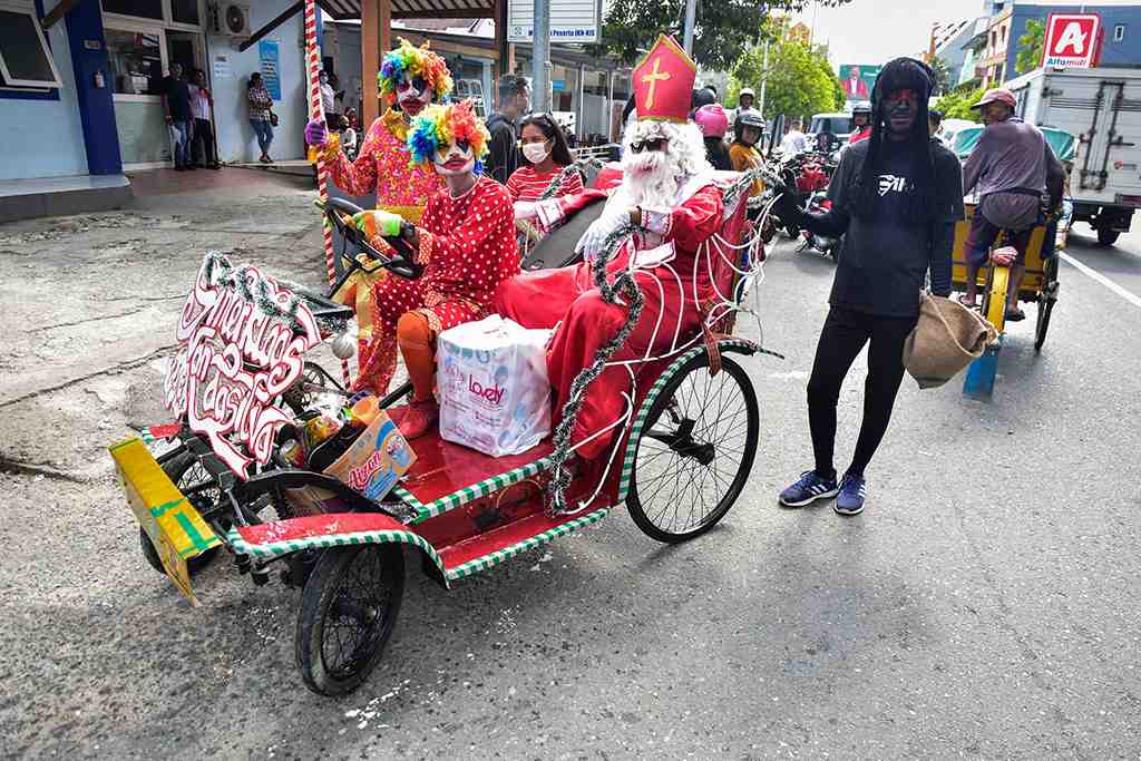 TRADISI SINTERKLAS DI AMBON