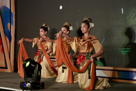 TARI SELENDANG KREASI