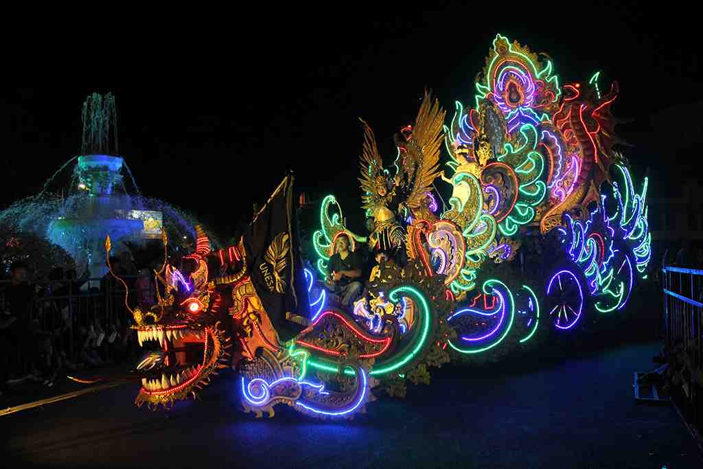 LIGHT PARADE DI SURABAYA