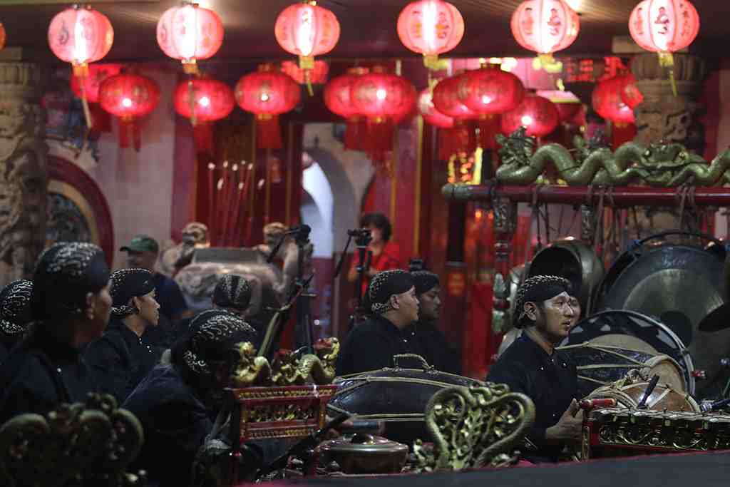 PENTAS WAYANG KULIT DI KLENTENG