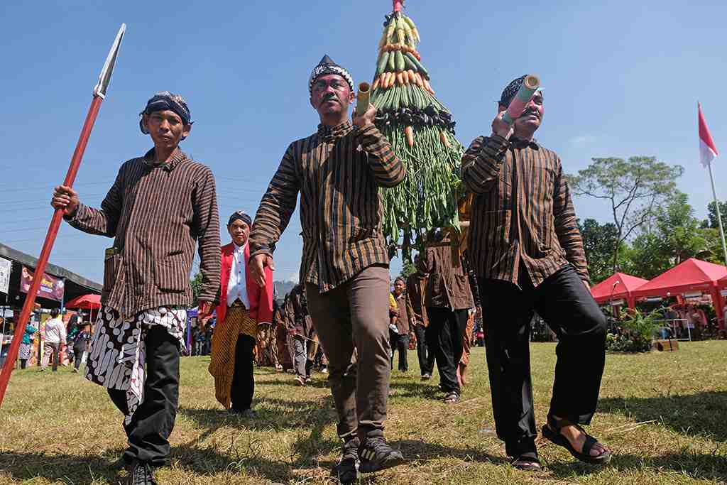 TRADISI GREBEG TAHU DI MAGELANG