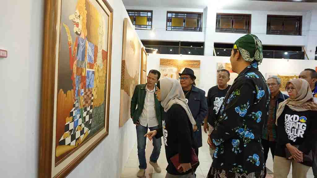 LIHAT LUKISAN KARYA SENIMAN BATANG
