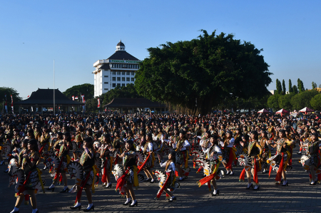 PERTUNJUKAN REOG PONOROGO MASSAL