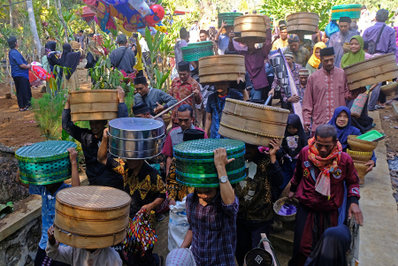 TRADISI NYADRAN NGROPOH DI TEMANGGUNG    