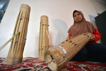 ALAT MUSIK TALEMPONG BOTUANG