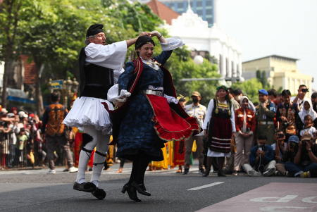  PARADE SURABAYA CROSS CULTURE INTERNATIONAL FOLK ART FESTIVAL