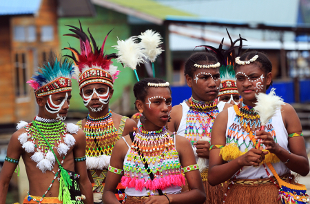 TARIAN BINGA-BINGA DARI PAPUA