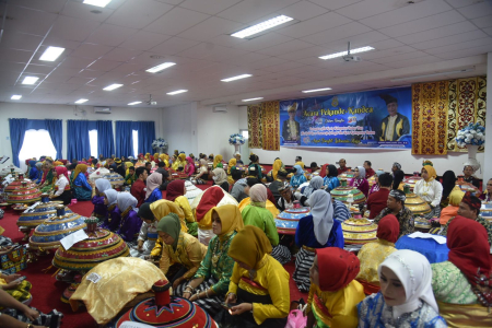 TRADISI PEKANDE-KANDEA MERIAHKAN HUT BUTON DAN PASARWAJO