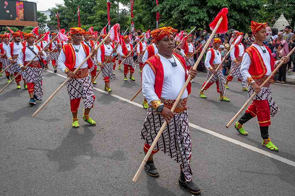 TRADISI ARAK-ARAKAN DUGDERAN SAMBUT RAMADAN DI SEMARANG