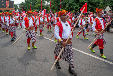 TRADISI ARAK-ARAKAN DUGDERAN SAMBUT RAMADAN DI SEMARANG