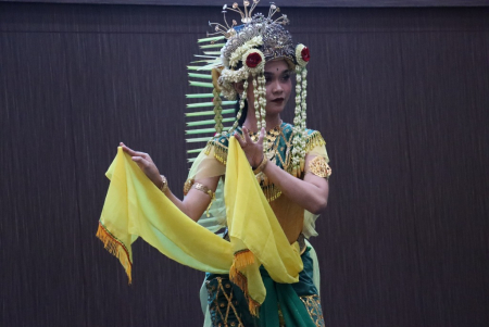 TARI BAKSA KEMBANG