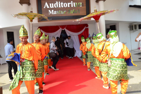 TARI SINOMAN HADRAH