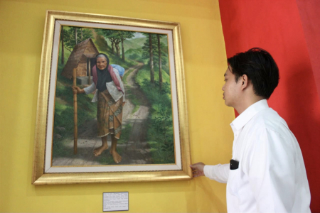 LUKISAN TOKOH WANITA DAYAK