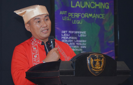 ART PERFORMANCE LEGU-LEGU