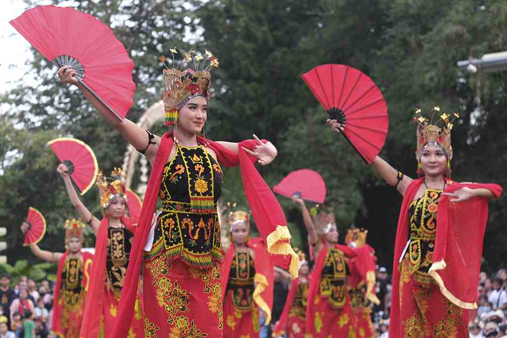 PARADE BUDAYA MELEPAS MATAHARI TAHUN 2022