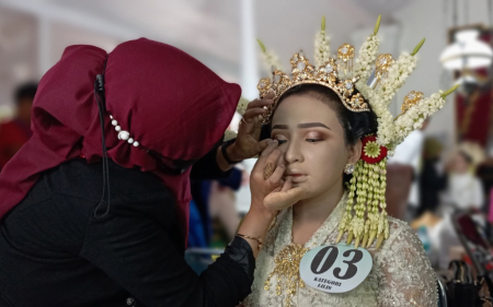 MERIAS PENGANTIN