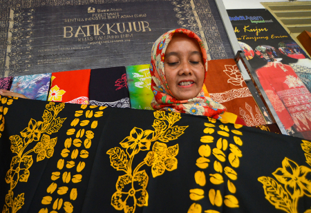 PENGEMBANGAN BATIK KUJUR