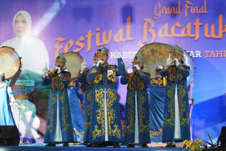 PENAMPILAN BECATUK DAUH