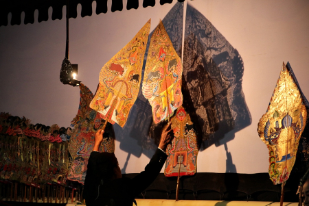 ANGKAT GUNUNGAN WAYANG KULIT