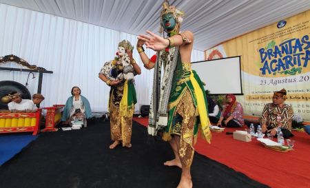TARI TOPENG MALANGAN KESENIAN DARI MALANG
