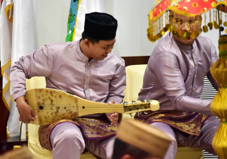 ALAT MUSIK GAMBUSI