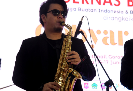 ALAT MUSIK SAKSOFON