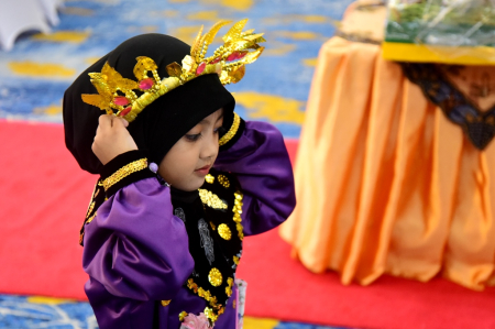 ATUR HIASAN KEPALA