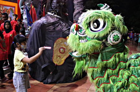 BERI ANGPAO BARONGSAI