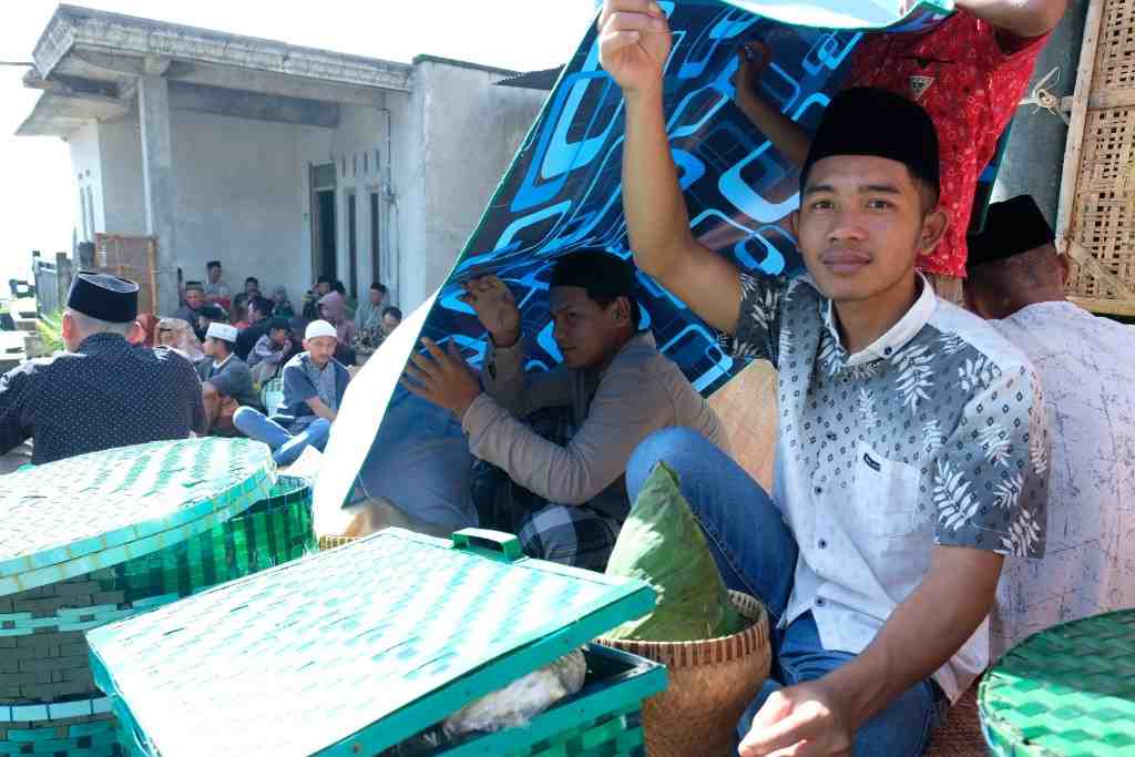 BERTEDUH SAAT NYADRAN