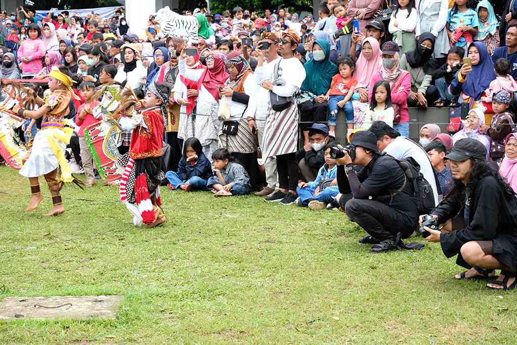 SAKSIKAN PERTUNJUKAN 