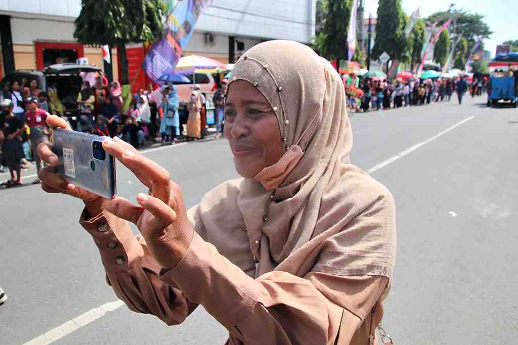 REKAM GAMBAR GUNAKAN GAWAI