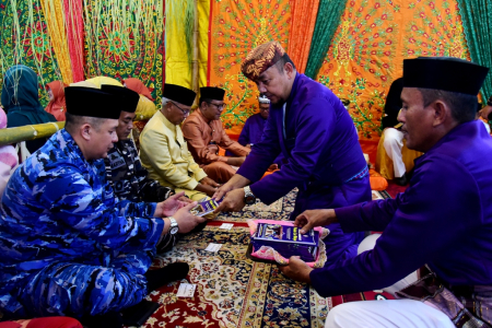 BAGIKAN BUKU PANDUAN ADAT