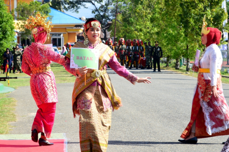 BAJU ADAT BATAK