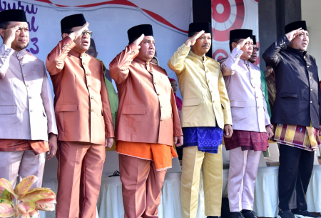 BAJU ADAT TAKOWA