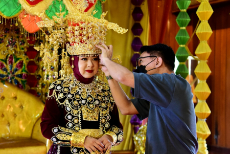 BAJU PENGANTIN PEREMPUAN GORONTALO