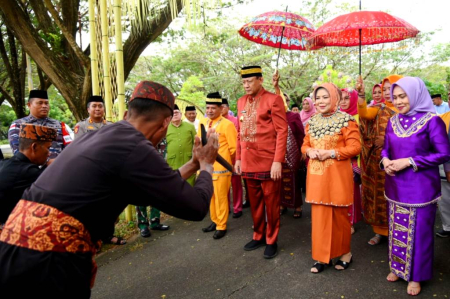BELA DIRI PENYAMBUTAN