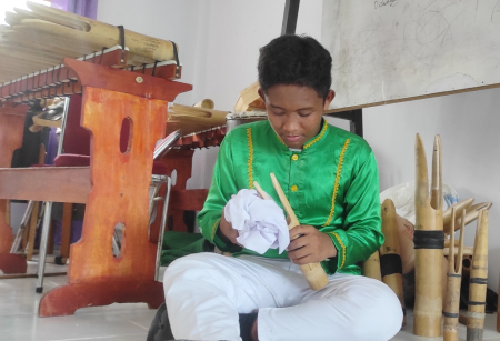 BERSIHKAN POLOPALO