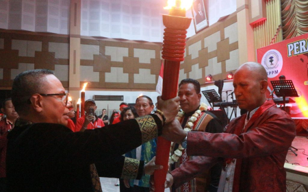 PENYERAHAN OBOR PATTIMURA