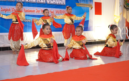 TARI DANA-DANA