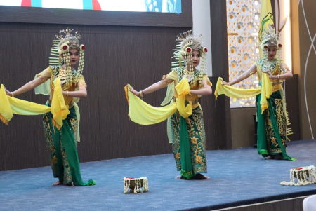 TARI BAKSA KEMBANG
